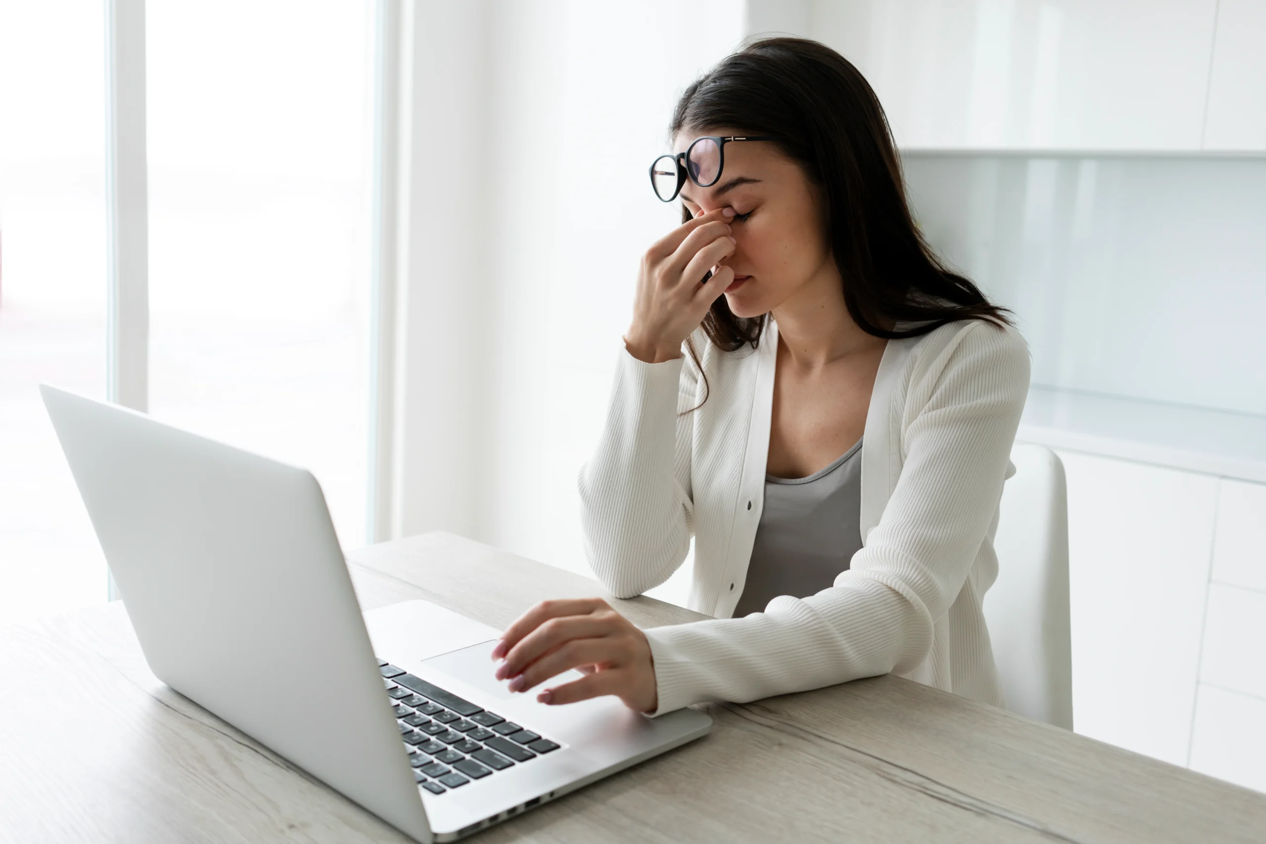 medium-shot-woman-working-with-laptop medium-shot-woman-working-with-laptop